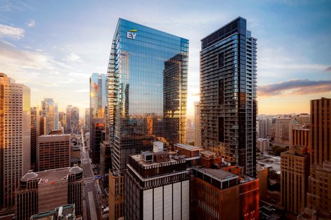 Shangri-La Toronto — luxury hotel on University Avenue in Entertainment District, art-filled lobby