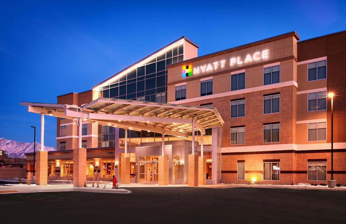 The Inn at Bay Harbor — Marriott Autograph Collection lakeside resort on Lake Michigan, peripheral to Traverse City