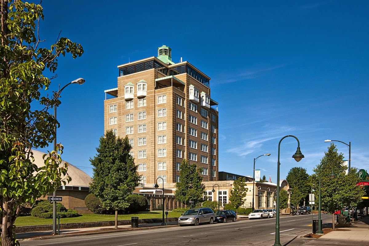 Hotel Indigo Traverse City — modern downtown waterfront hotel near West Bay marina