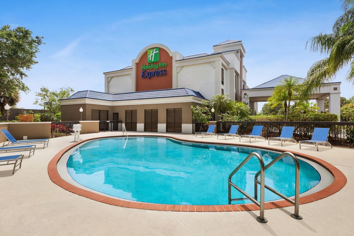 Best Western Plus Vero Beach Inn & Suites — budget-friendly hotel near US-1 with outdoor pool and complimentary breakfast