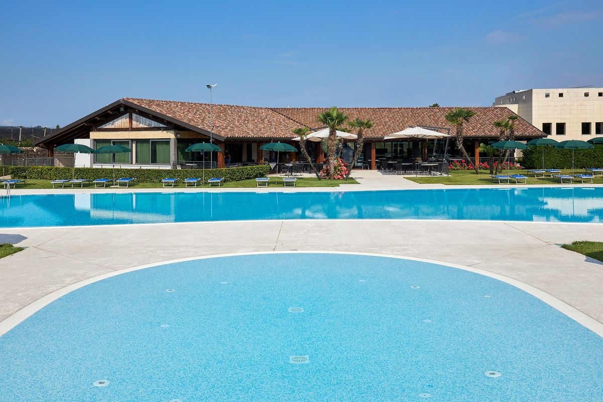 Foresteria Serego Alighieri — Dante's descendants 8 apartment villa in Valpolicella vineyards 30 minutes from Verona