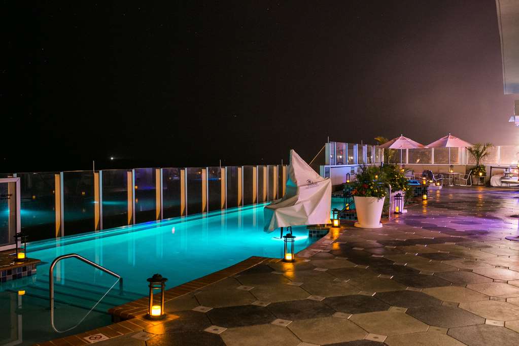 Marriott Virginia Beach Oceanfront — modern oceanfront hotel on Atlantic Avenue with Boardwalk pool deck