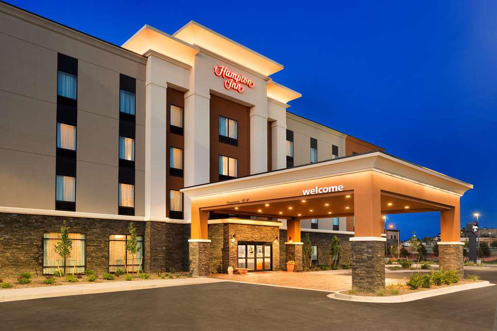 Holiday Inn Express Walla Walla — mid-range hotel exterior near downtown Walla Walla