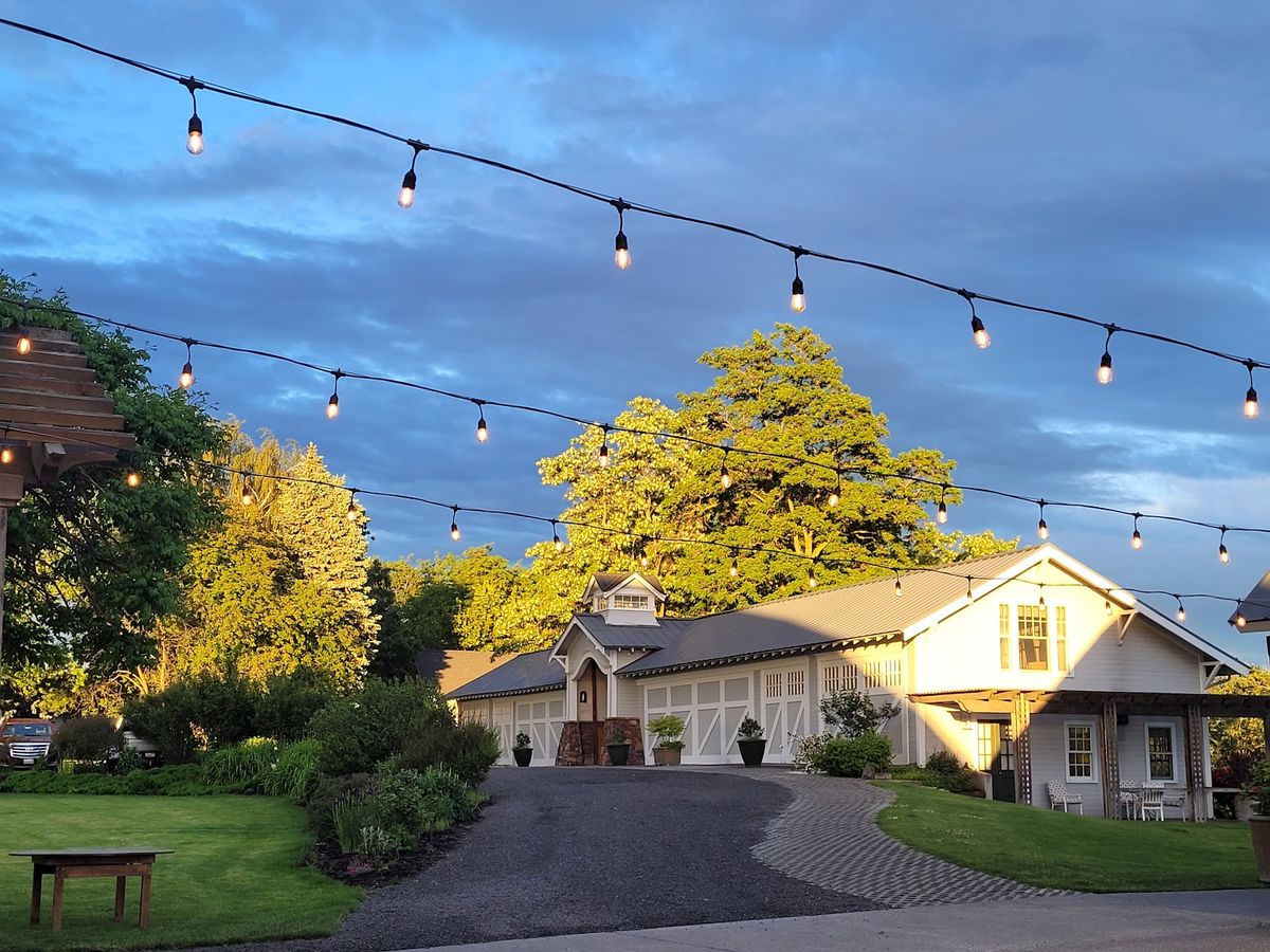 Cameo Heights Mansion — boutique inn perched on a bluff above the Walla Walla Valley with panoramic vineyard views