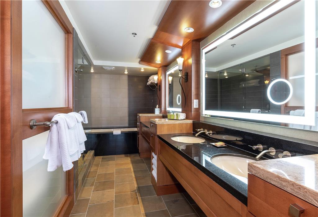 Hilton Whistler Resort & Spa — Whistler — additional view 4